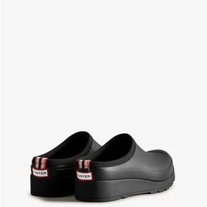 HUNTER PLAY CLOGS, SIZE 7